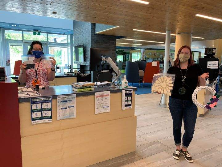 Innisfil, Ont., ideaLab and Library launches new services for seniors amid coronavirus - image
