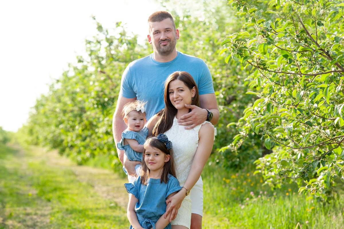 Mirela Hodzic Sivic with her family in Canada (courtesy Mirela Hodzic Sivic)