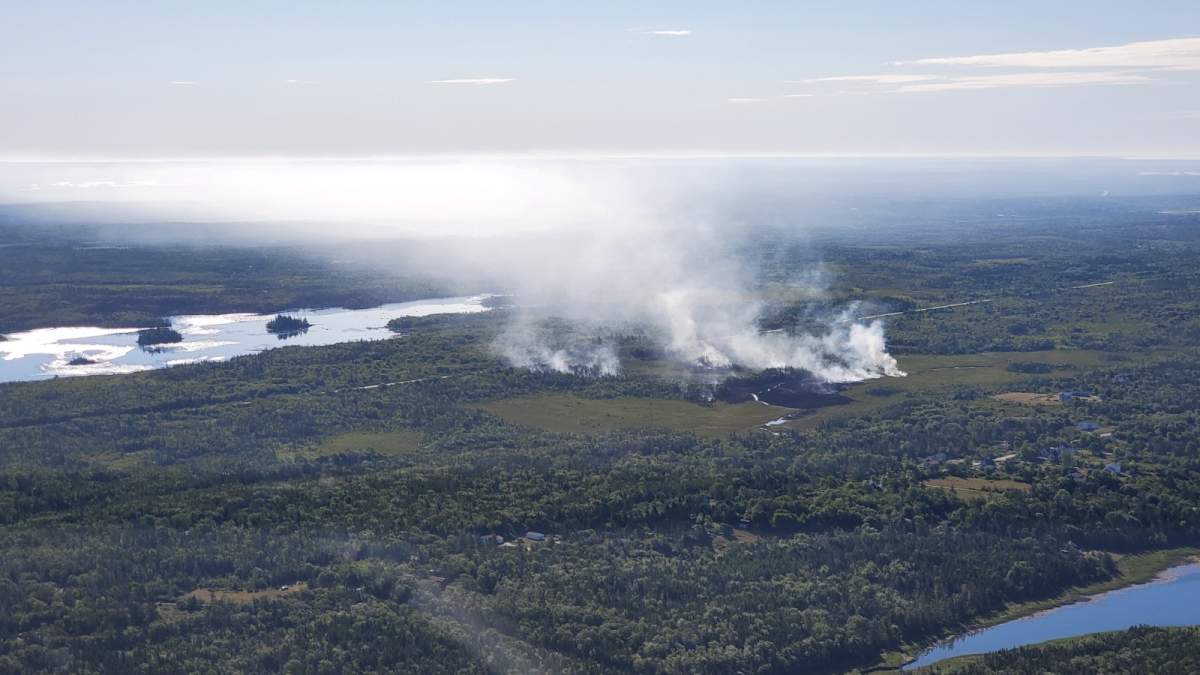 A brush fire in western Nova Scotia has resulted in Environment Canada issuing a special air quality statement for the region. 