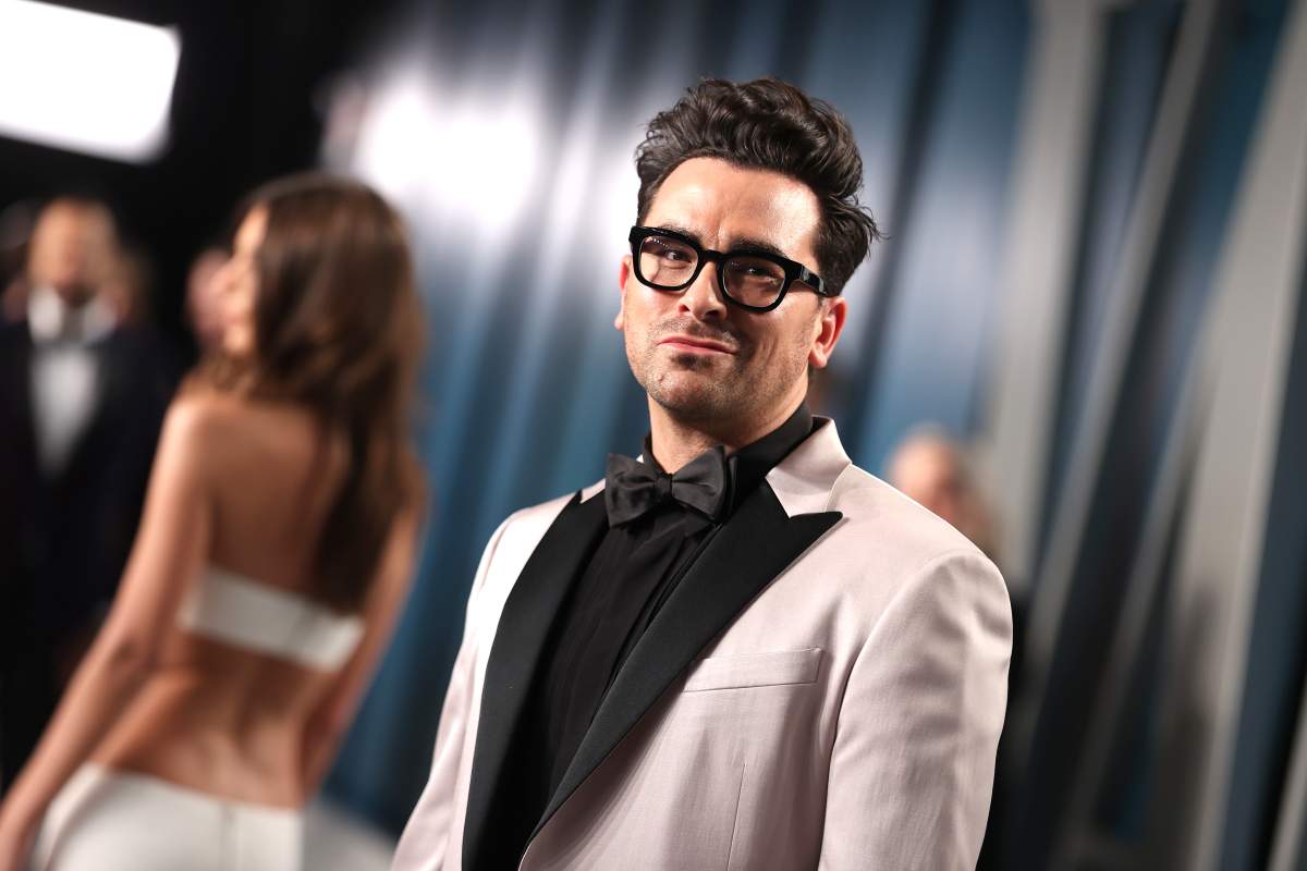 Daniel Levy attends the 2020 Vanity Fair Oscar Party hosted by Radhika Jones at Wallis Annenberg Center for the Performing Arts on February 09, 2020 in Beverly Hills, California. 