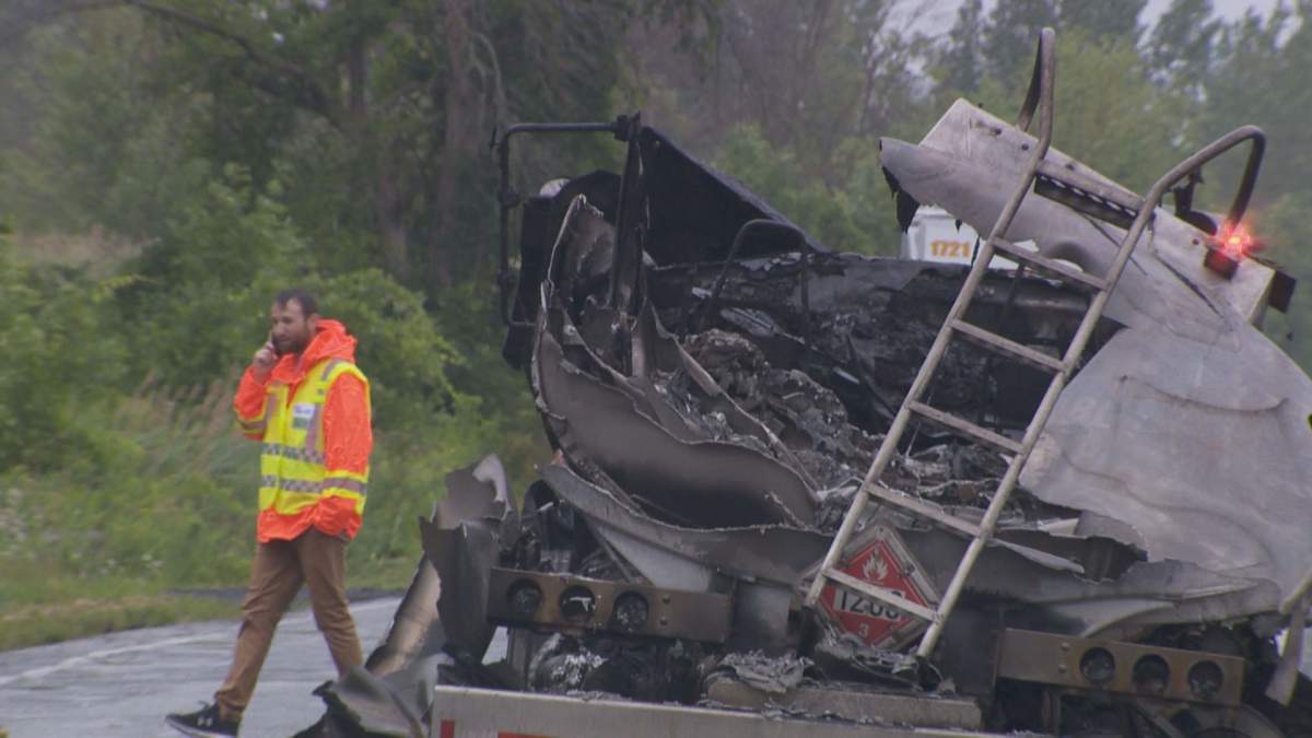 Tanker-truck carrying 5,000 litres of diesel fuel catches fire - image