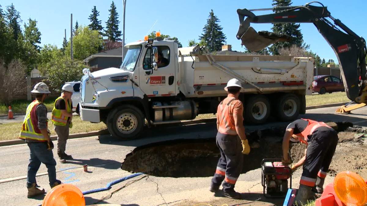 A sinkhole is visible on westbound Southland Drive Southwest between 14 Street Southwest and Elbow Drive Southwest.