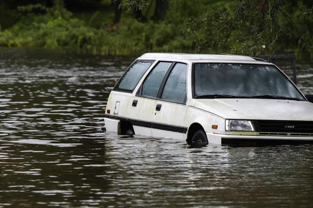 Hurricane Sally nears U.S. Gulf Coast as residents brace for historic floods - image