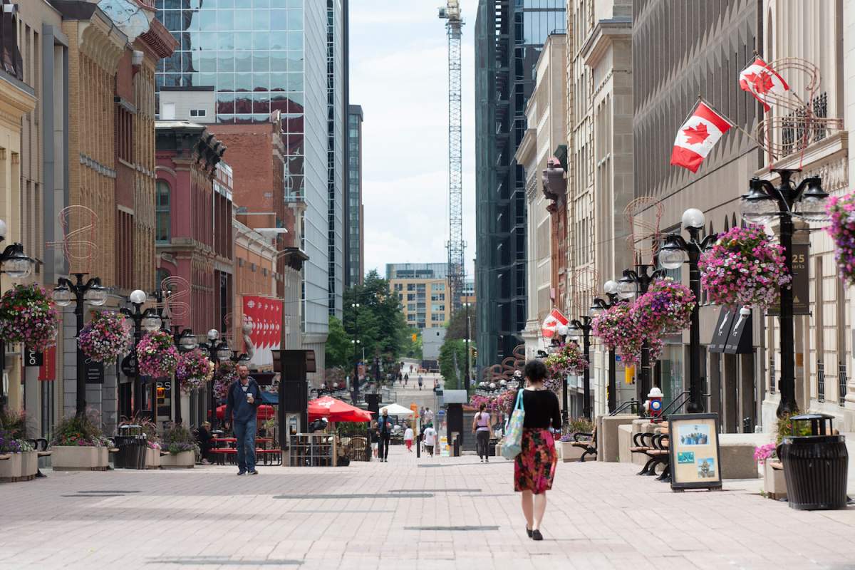 A tunnel beneath Sparks Street is many residents' preferred connection for a planned rail connection between Ottawa and Gatineau.