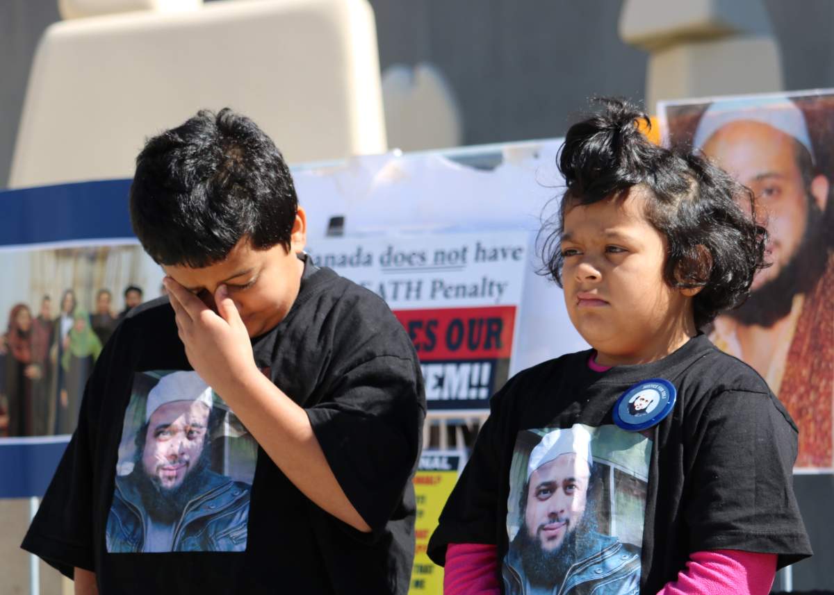 Ibrahim and Fatima Faqiri at the Justice for Soli rally outside the London Courthouse on Saturday, September 19, 2020