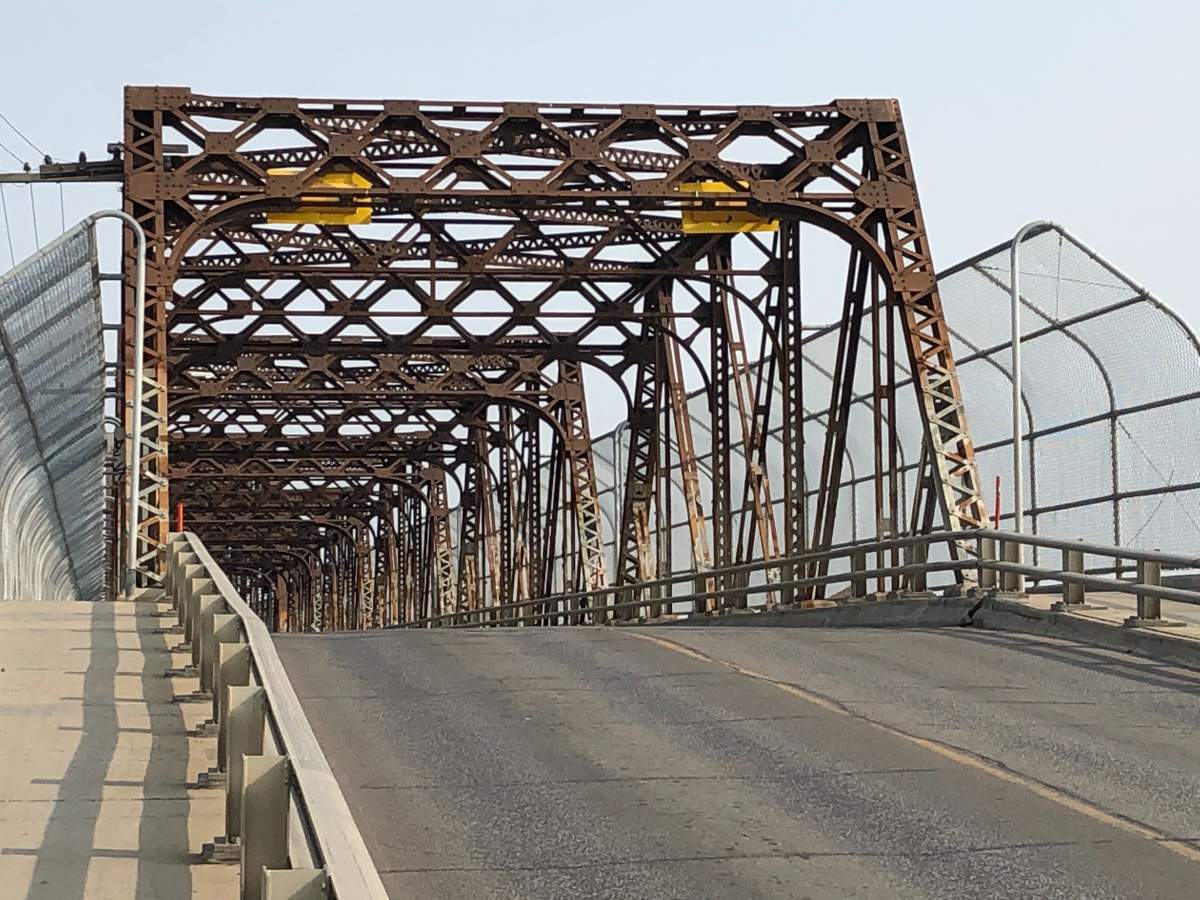 The Arlington Bridge .