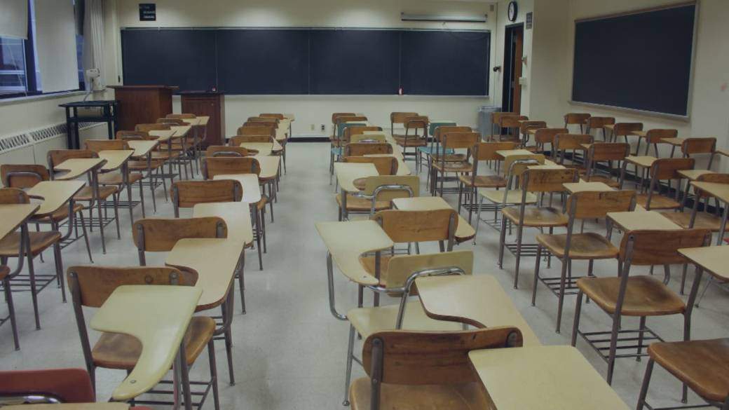 Parents of a West Vancouver elementary school class that was exposed to COVID-19 say the province must be more open with them about the number of cases associated with the exposure.