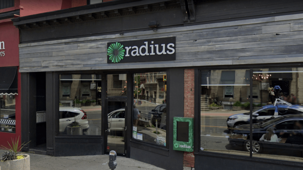 Coronavirus: COVID-19 outbreaks declared at Hamilton restaurant, Burlington processing plant - image
