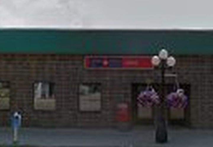Leduc RCMP are asking the public for tips as they try to track down the people they believe stole dozens of packages from the Calmar Post Office early Monday morning. 