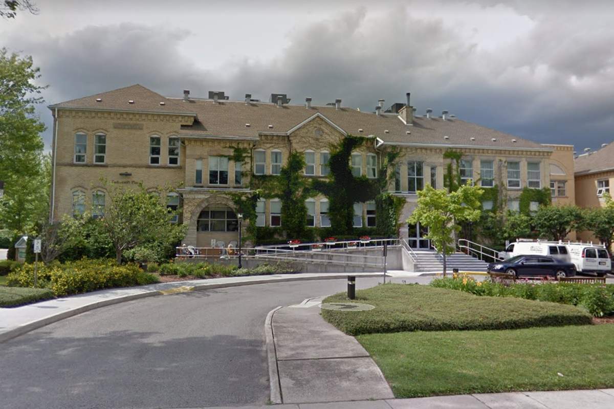 Cedarcroft Place Retirement Residence
.