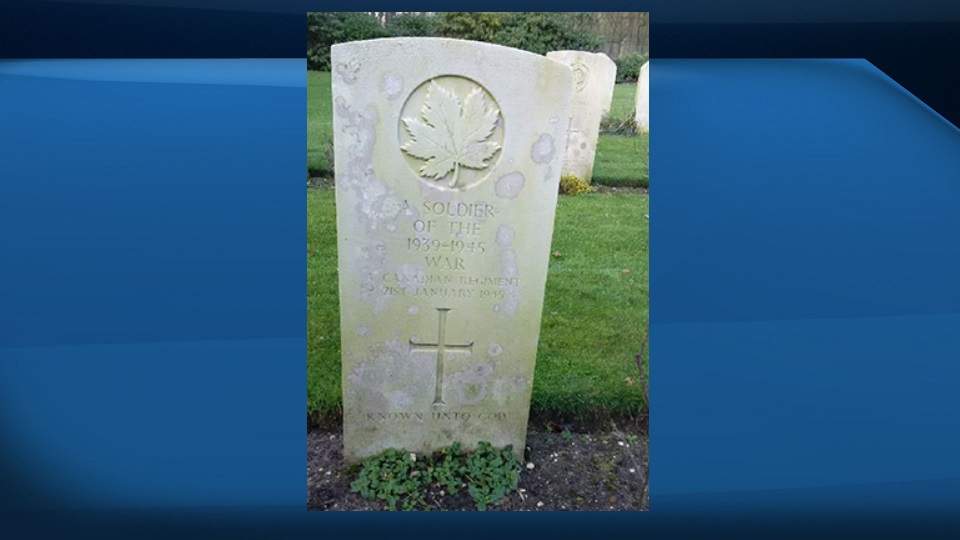Headstone of the unknown soldier prior to Trooper Johnston’s identification.