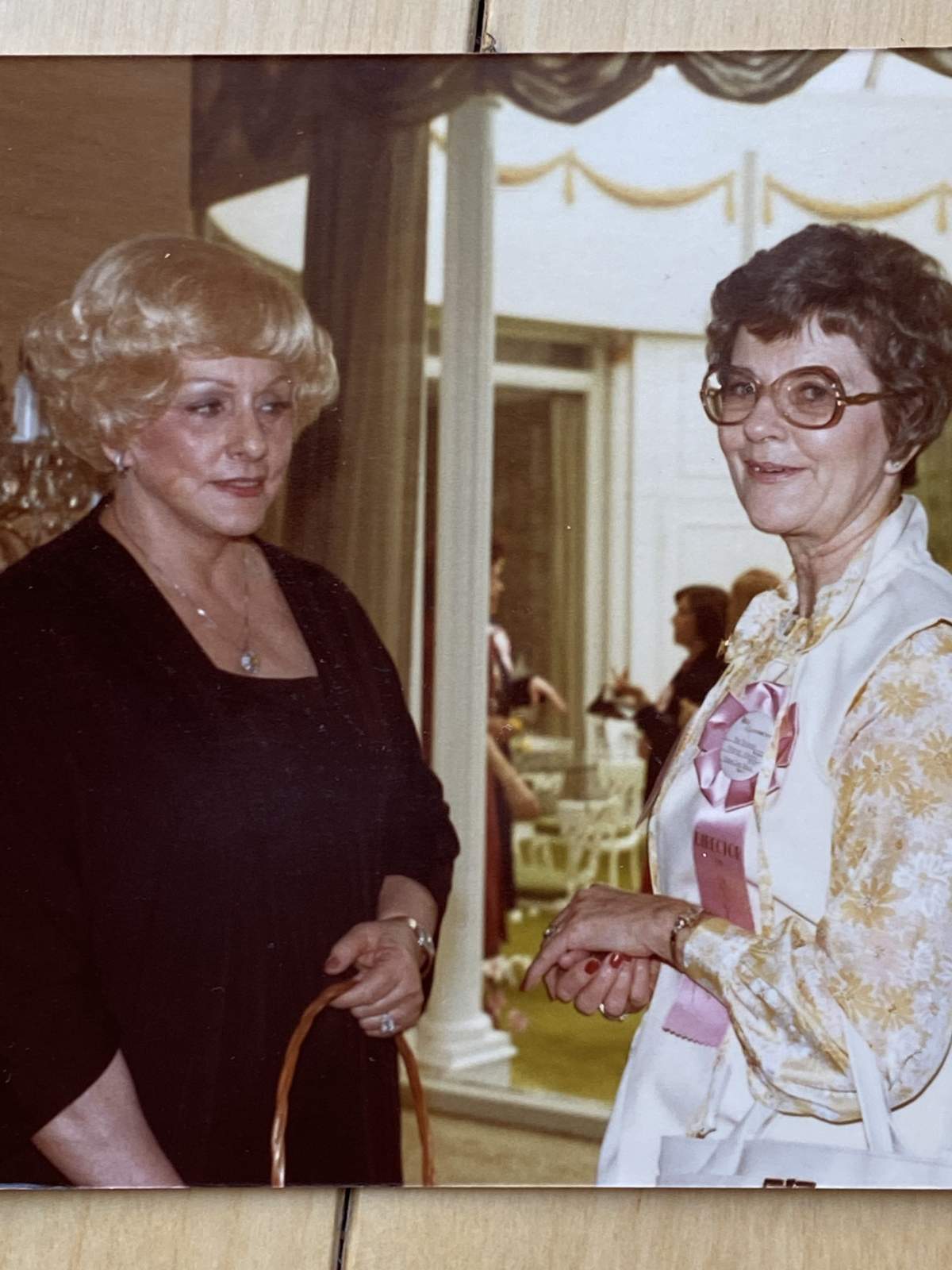Fay Kuzmar meeting Mary Kay.