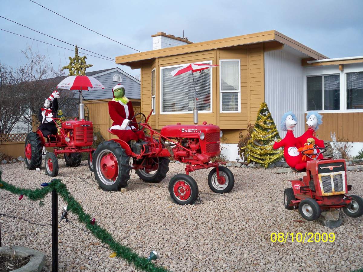 Stolen Grinch replica returned to Penticton family - image