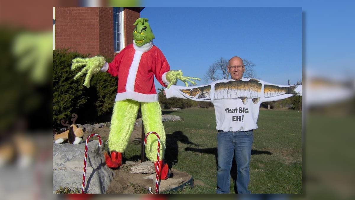Bath, Ont. woman says real-life Grinch stole life-size one from her front yard - image