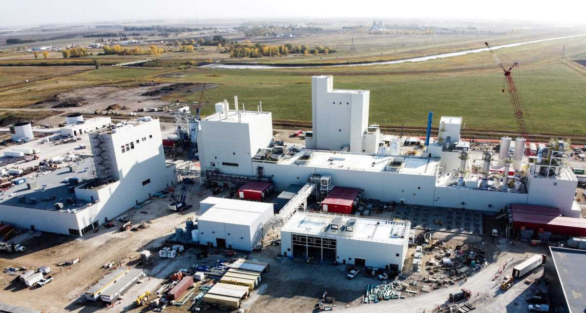 What will be the world's largest pea protien plant in the world will open in Portage la Prairie in 2021.