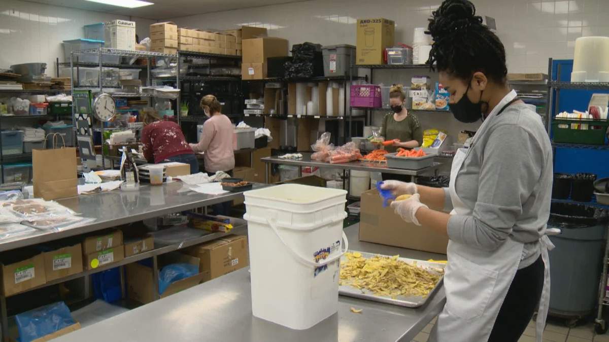 Meezcuisine preps holiday meals for takeout and delivery