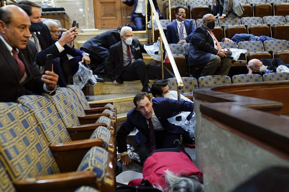 ‘Lawless intimidation’: Politicians, media shelter in place at U.S. Capitol in Washington, D.C. - image