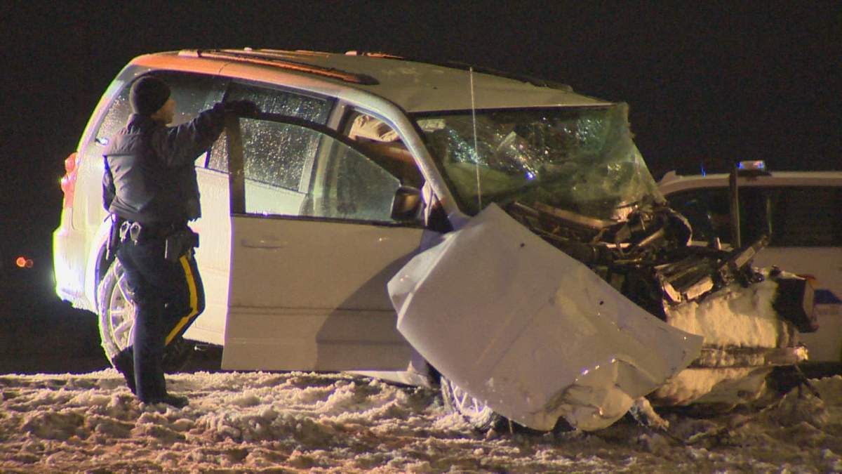 Semi, van involved in serious crash near CentrePort Canada Way - image