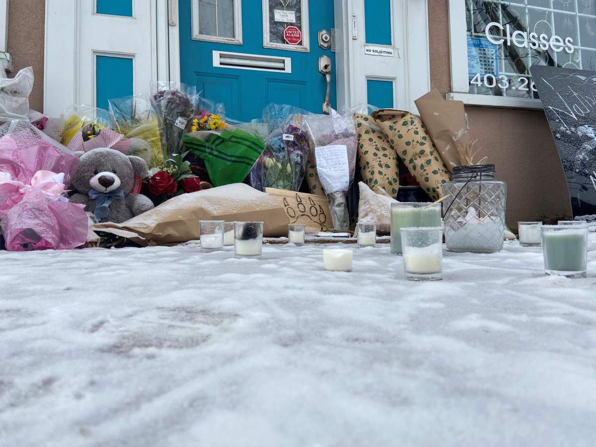 Memorial outside Moonstone Creation.