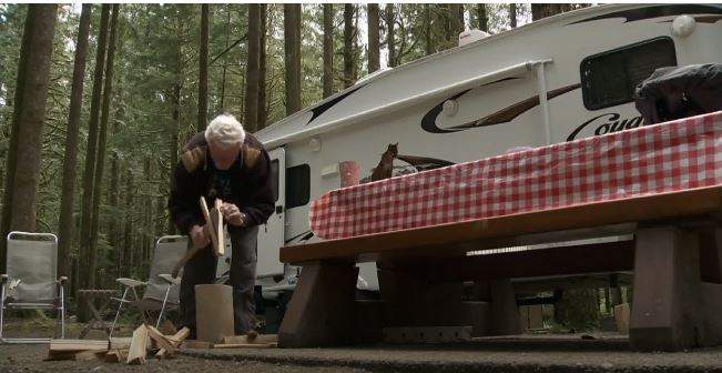Reported glitches in Manitoba's provincial campground reservation system, and an influx in campers looking for spots, led to long waits for campsite bookings again on Monday.