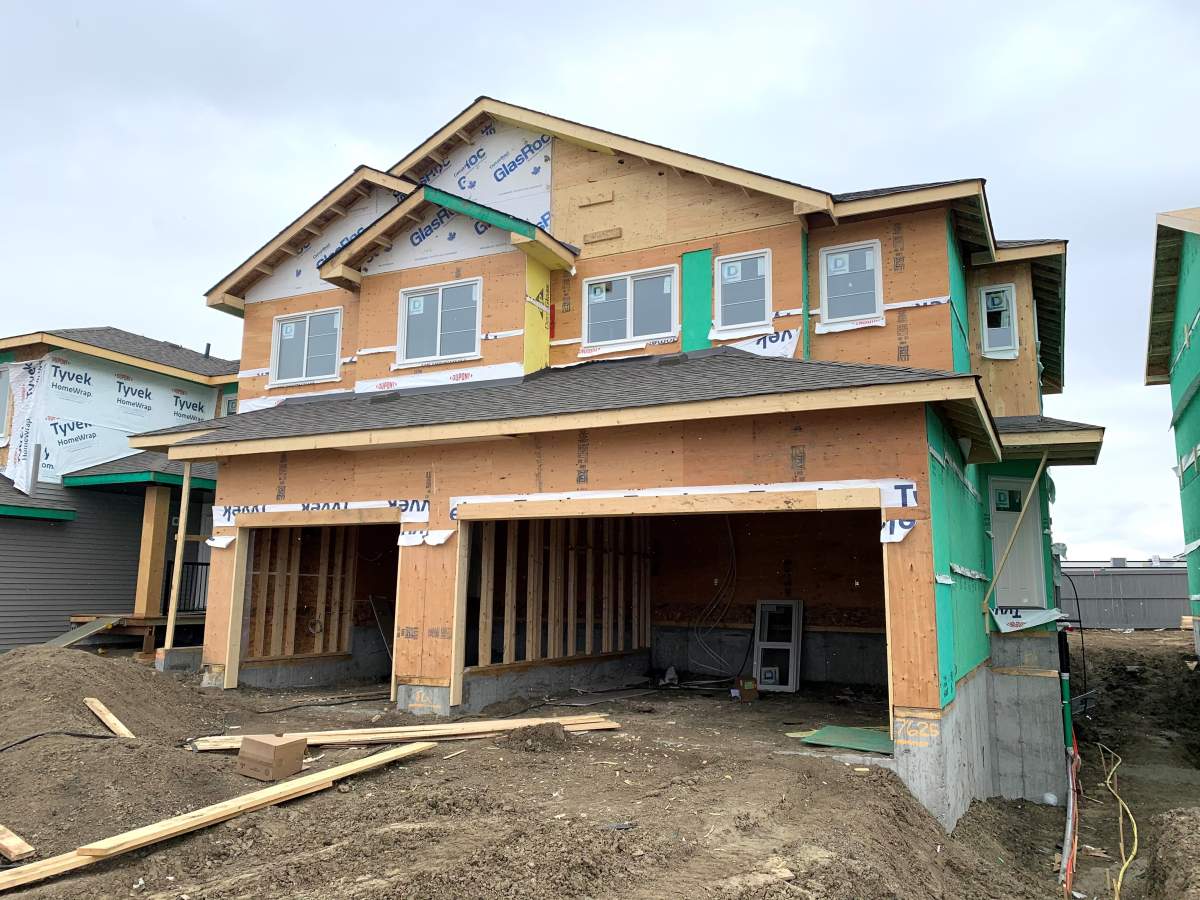 The City of Kingston is offering a benefit program to those who choose to build structures in the city that reduce greenhouse gas emissions.