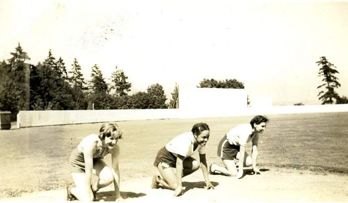 Barbara Howard on the track at the 1938 British Empire Games