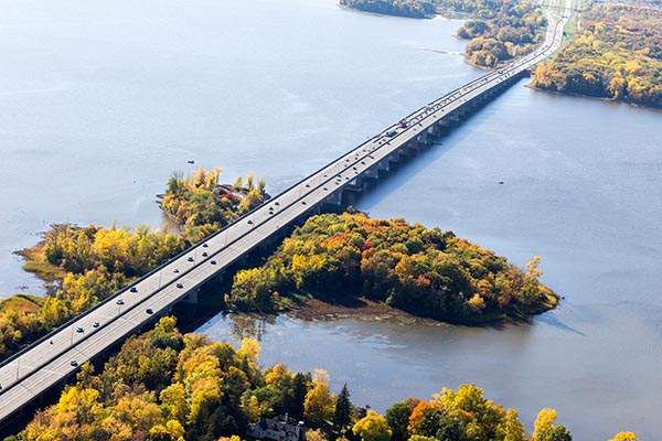 Ile-aux-Tourtes Bridge