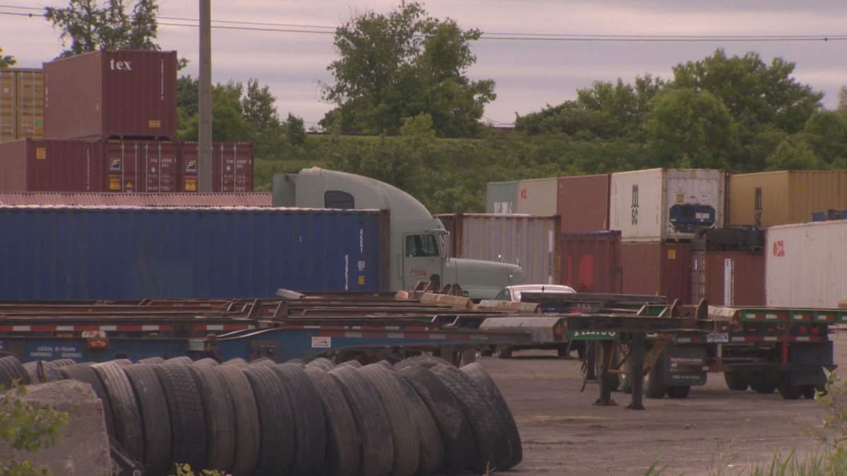 A suspect is still at large after Montreal police thwarted an alleged car theft operation in Lachine.