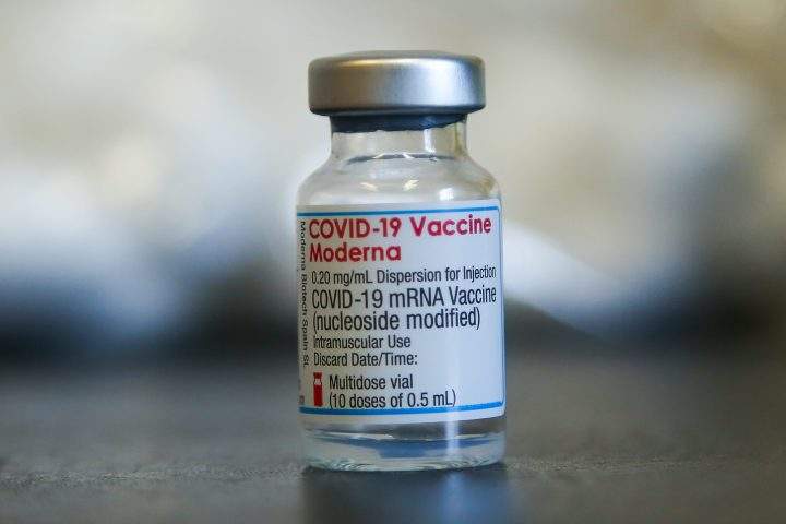 COVID-19 vaccine mandate for Manitoba essential care givers takes effect Monday - image