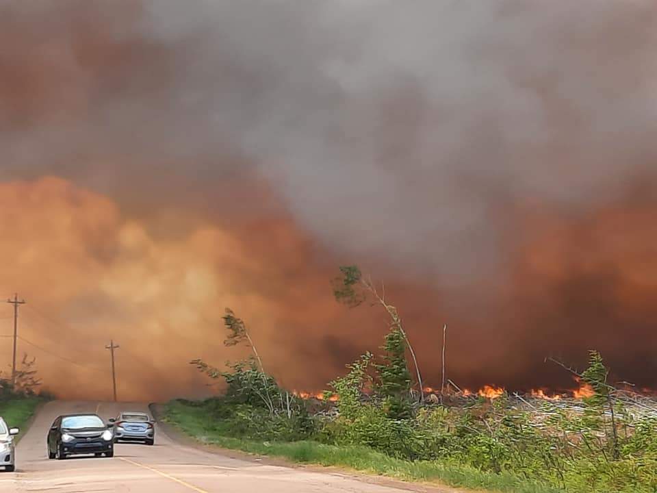 A large forest fire began burningThursday afternoon in the Saint-Paul and Sainte-Marie area of New Brunswick. 