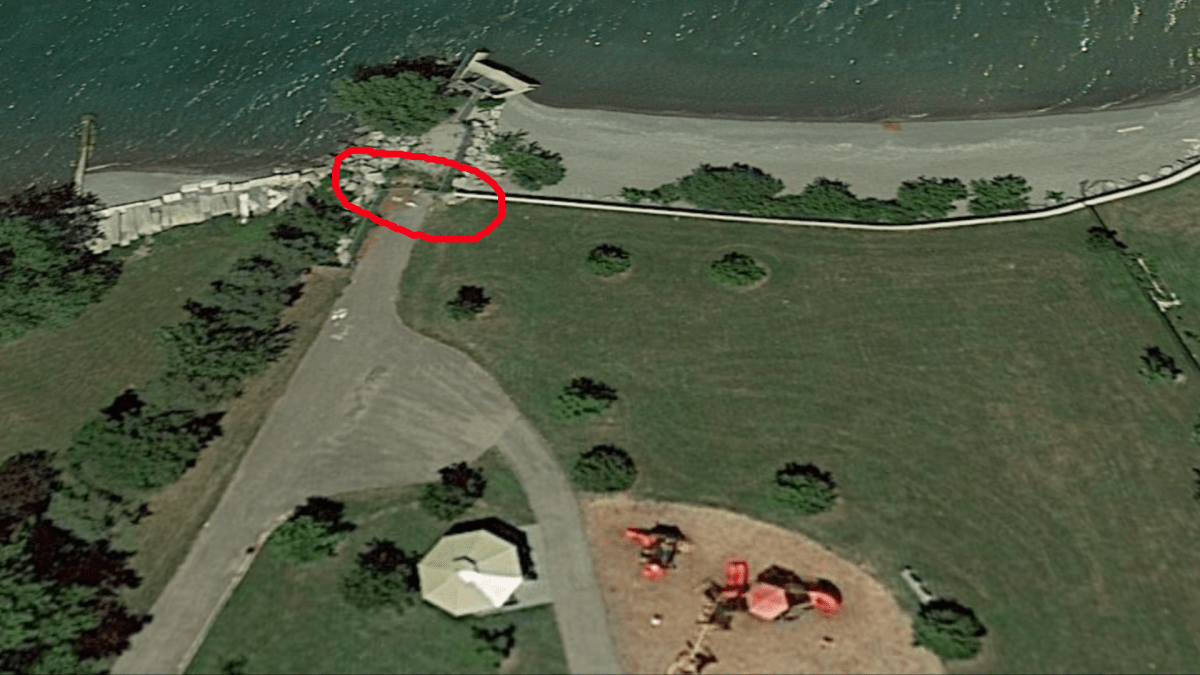 An overhead shot of Lake Vista Park in Stoney Creek. The area highlighted in red shows an entry point residents have been using for years to access a nearby beach. Photo provided by Google Earth.