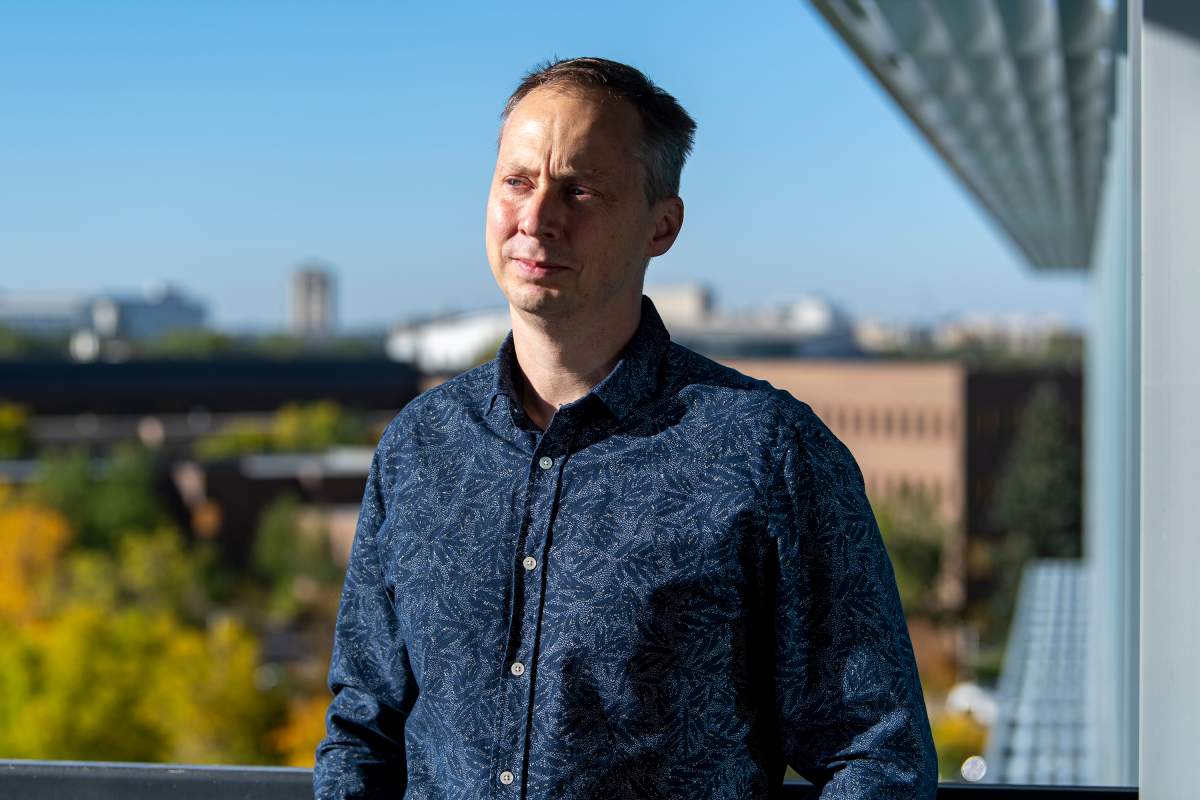 For three days, Aaron Genest’s Grade 10 son sat in three different classrooms at a Saskatoon high school with a student who tested positive for COVID-19.