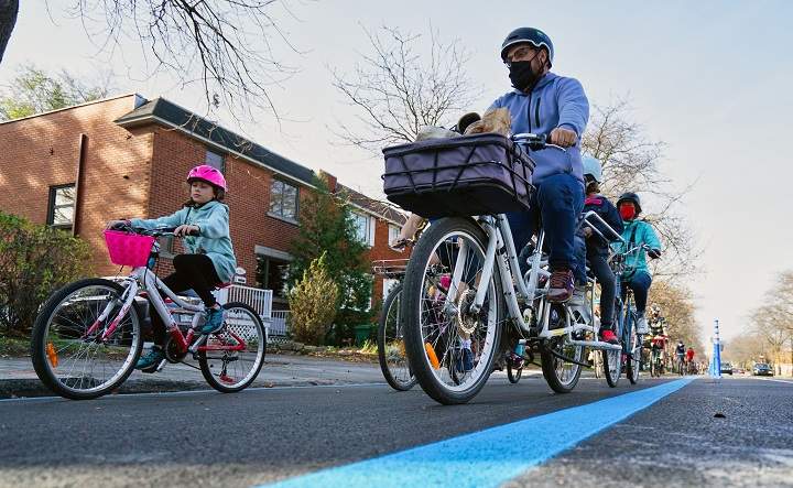 Accidents involving two cyclists or a pedestrian and cyclist are not covered by  Société de l'assurance automobile du Québec.