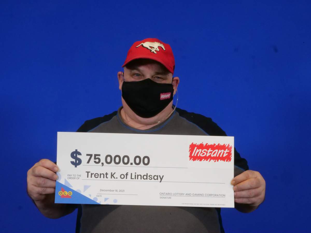 A Lindsay, Ont., man won the top prize in the OLG's Instant Poker scratch ticket.