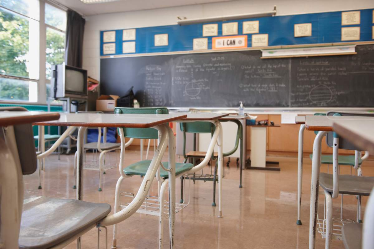 Image of an elementary school classroom.