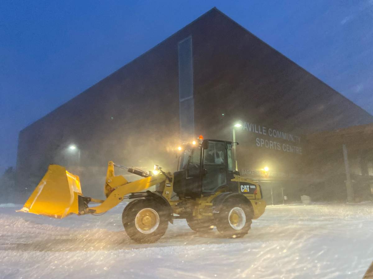 Blowing snow advisory in place for Edmonton Monday, Jan. 31, 2022.