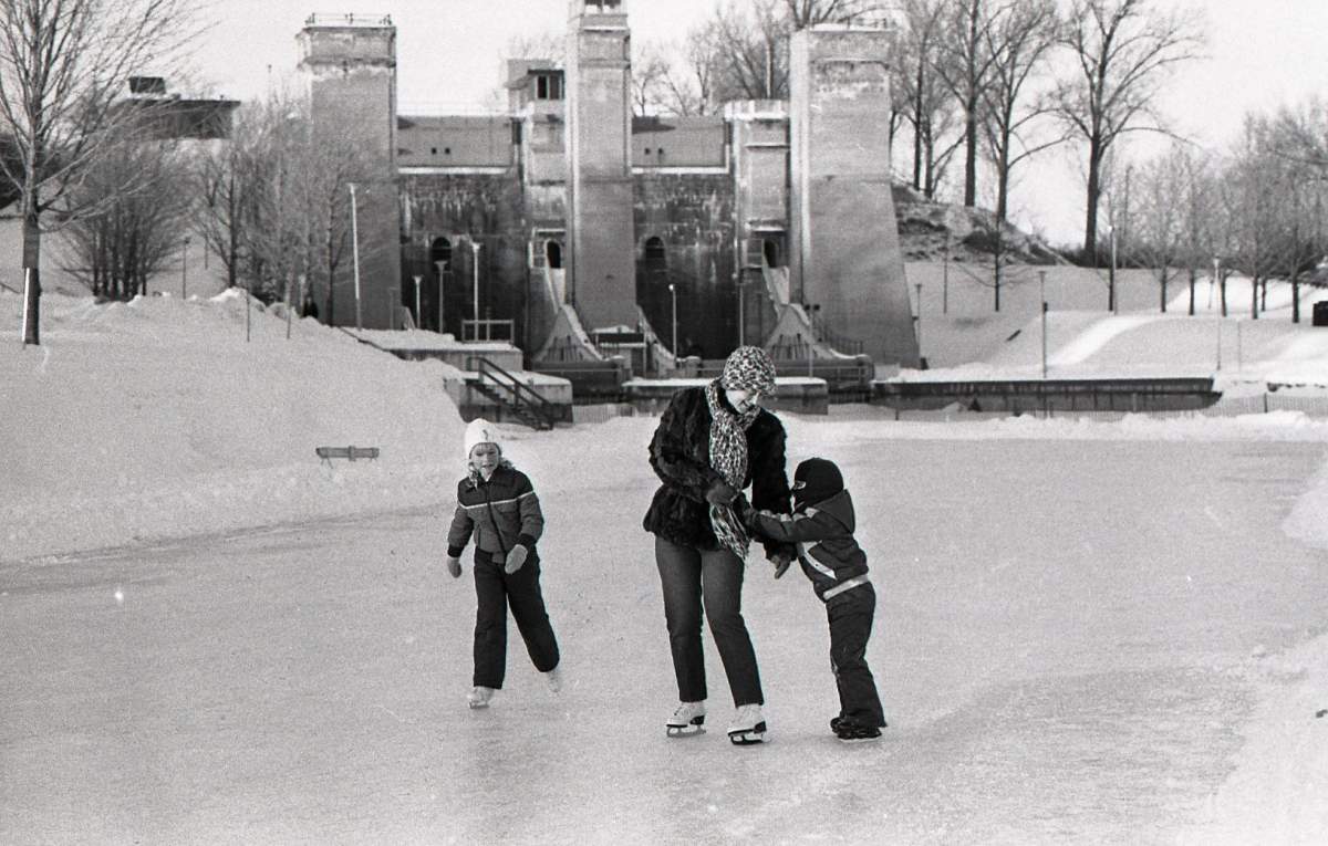 skating lift lock