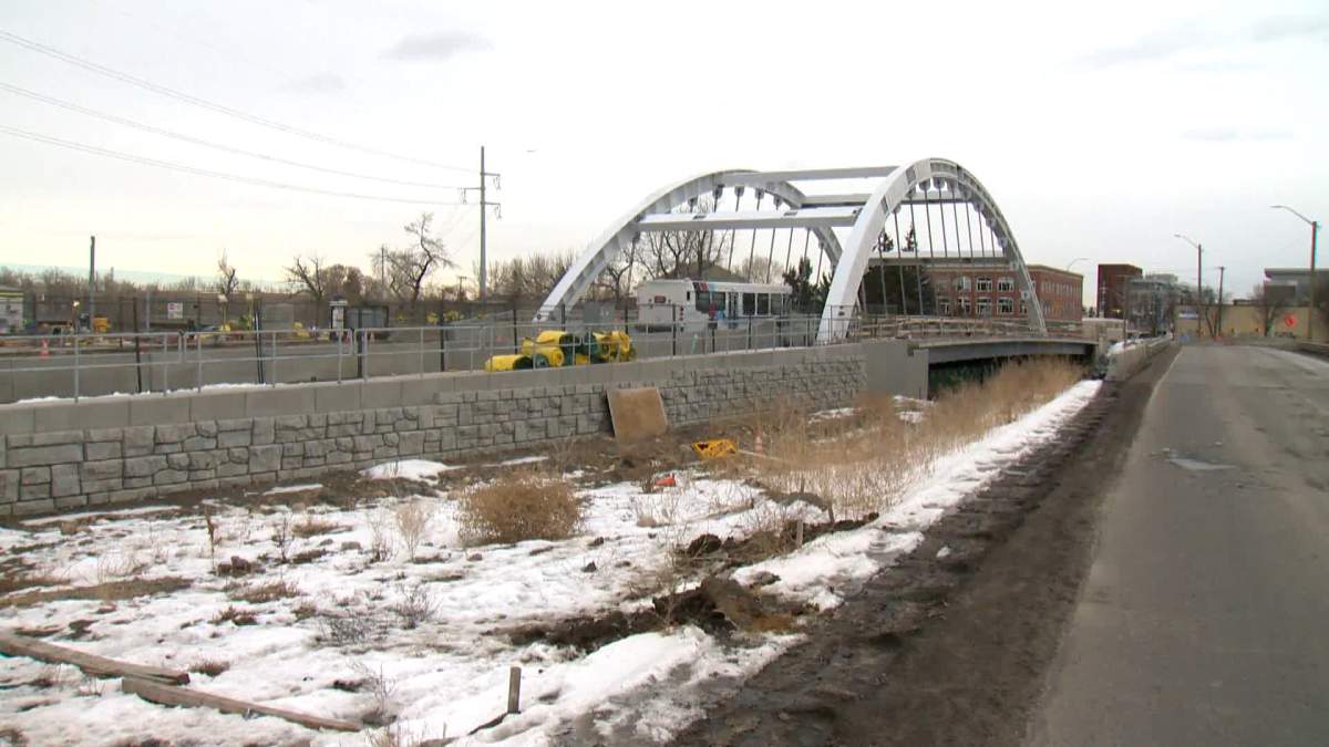 Calgary's new 9 Avenue S.E. bridge opens to one lane of traffic in each direction