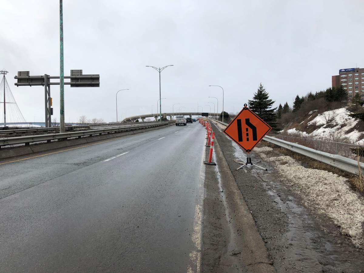 The right lane on the westbound Harbour Bridge in Saint John, N.B., closed for pothole repairs, on Feb. 17, 2022.