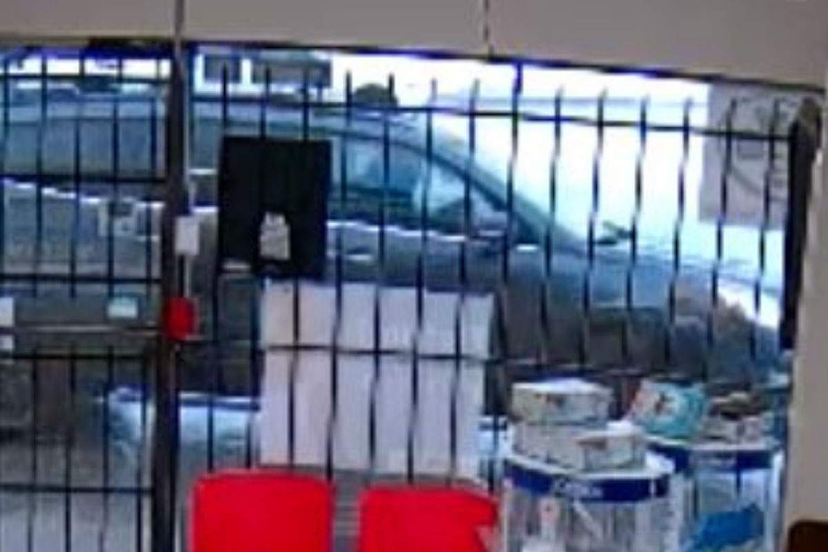 Waterloo Regional Police say the men fled the scene in a dark-coloured SUV.