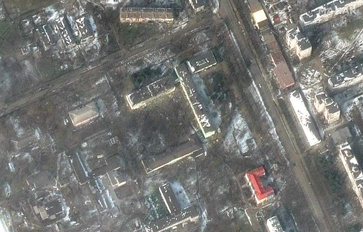 Before/after views of Mariupol hospital and airstrike damage.