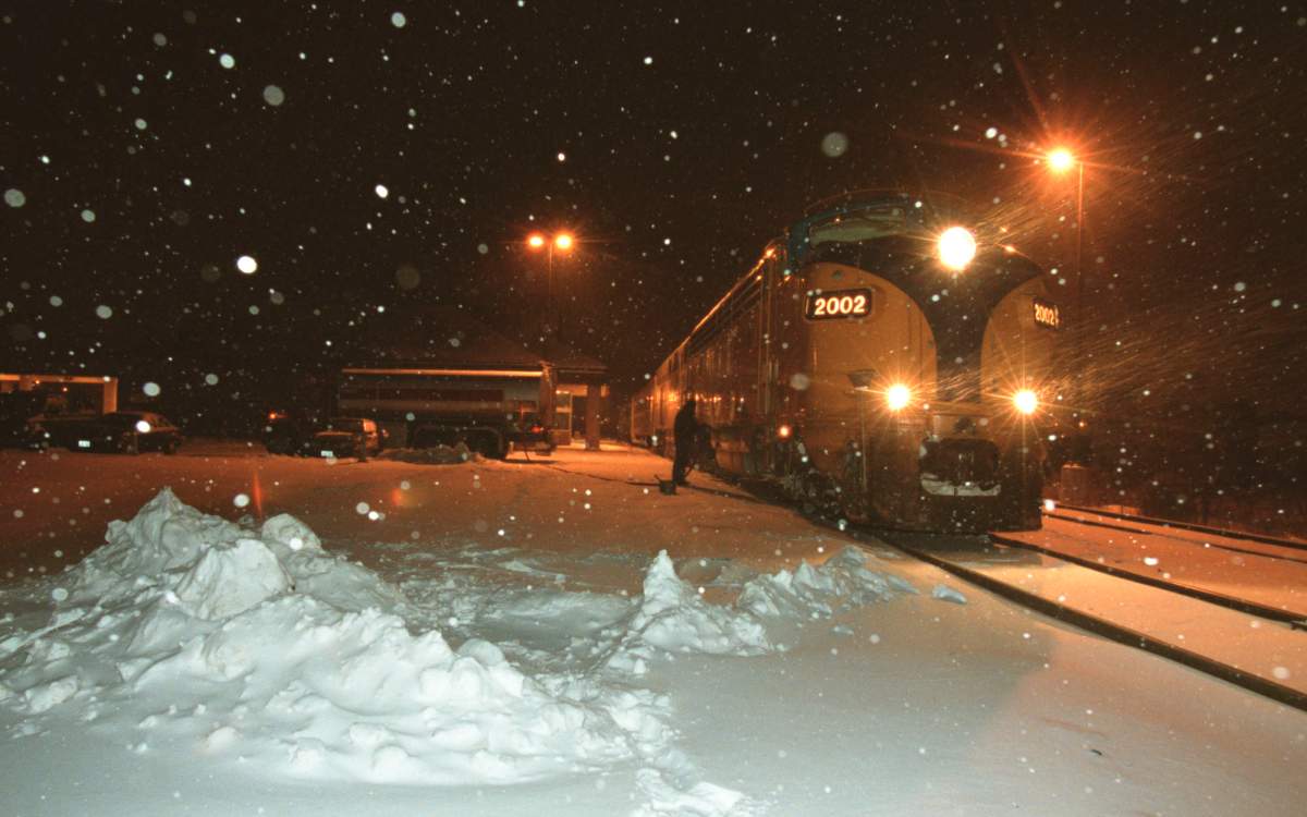 STUPARYK 12/13/2000 Train at North Bay -late at coming up from Toronto on Monday night.