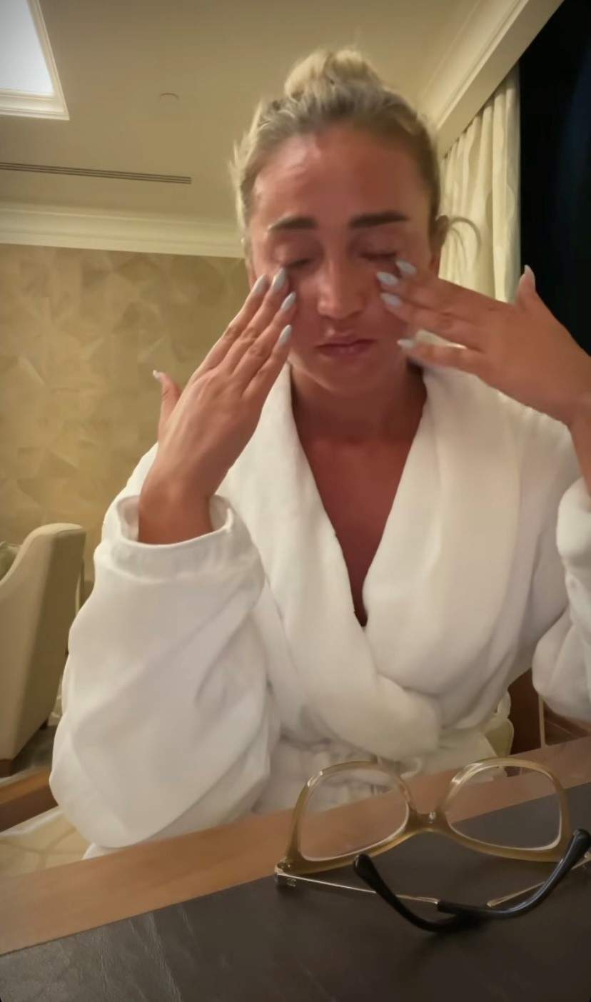 Olga Buzova crying on Instagram about Russia's banning of the platform.