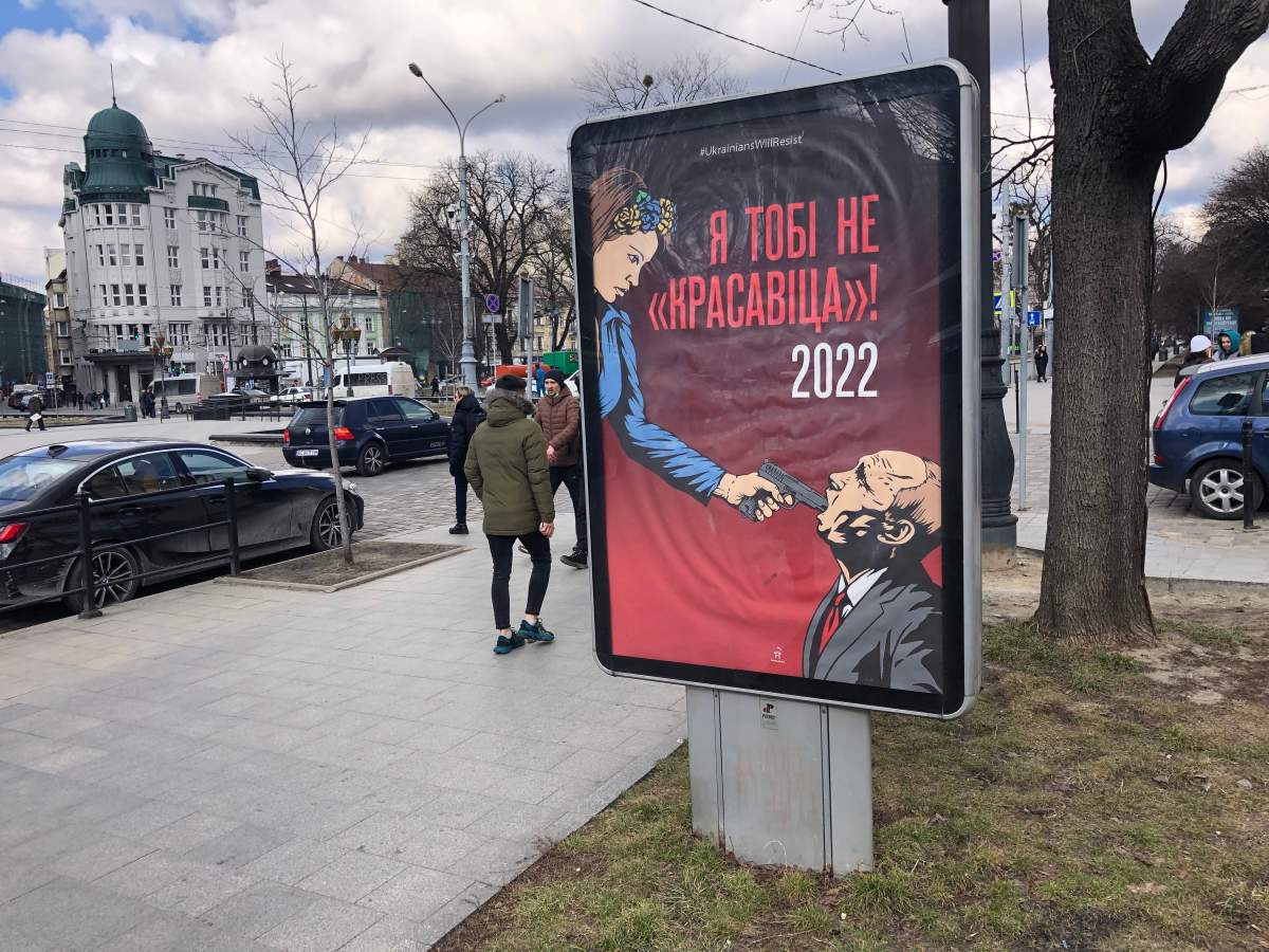 Street sign in Lviv, Ukraine reads “I’m beautiful to you,” a play on a comment by Putin about Ukraine.
