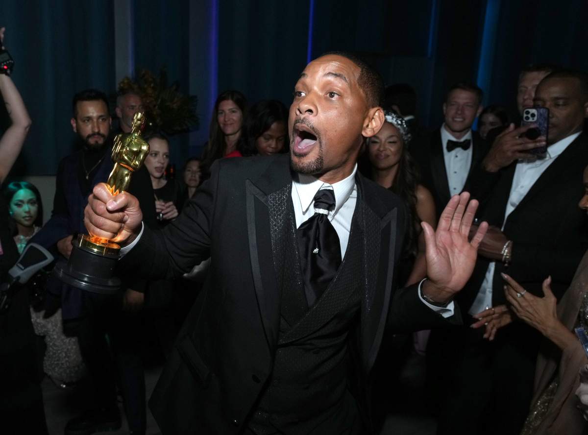 Will Smith and Jada Pinkett Smith attend the 2022 Vanity Fair Oscar Party hosted by Radhika Jones at Wallis Annenberg Center for the Performing Arts on March 27, 2022 in Beverly Hills, California.