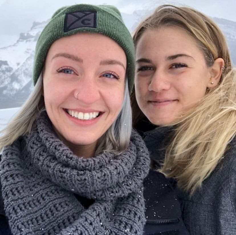 Lainey and her friend Vanessa.