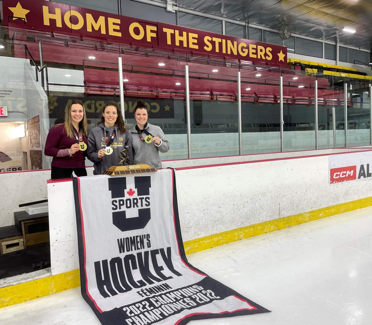 Emmy Fecteau, Brigitte Laganière and Audrey Belzile at the Concordia arena on March 29, 2022.