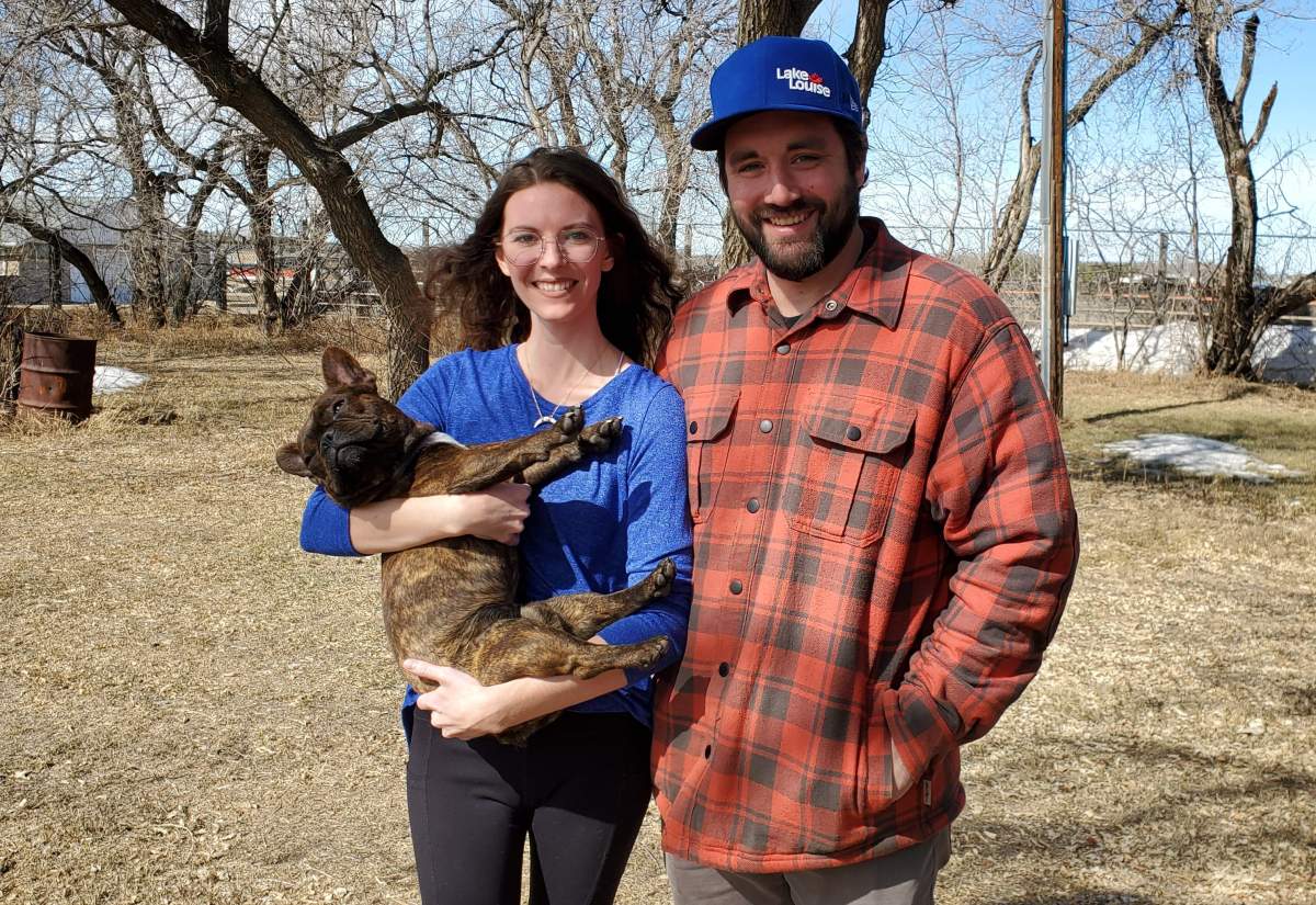 After receiving an anonymous text message of location pickup, pet owners are reunited with their dog Chiko who went missing for 18 days.
