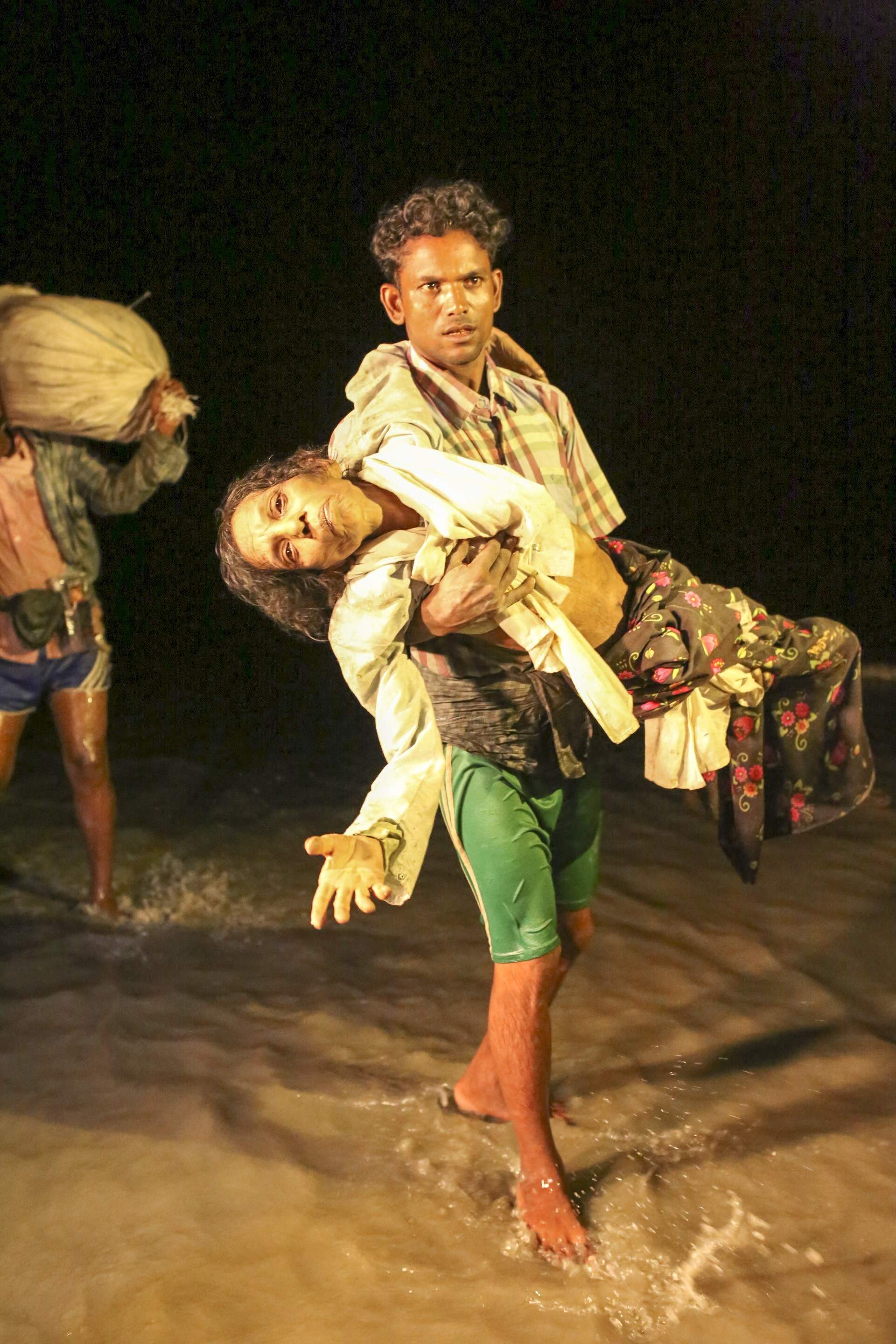 SHAH PORI ISLAND, BANGLADESH – SEPTEMBER 27, 2017: Rohingya refugees flee violence in Myanmar’s Rakhine State. (Photo by Zakir Hossain Chowdhury/Anadolu Agency/Getty Images)