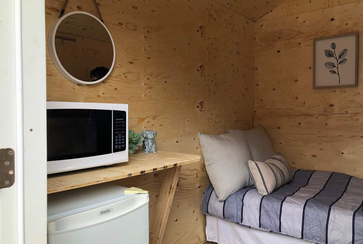 Inside a tiny shelter for Hamilton's homeless residents